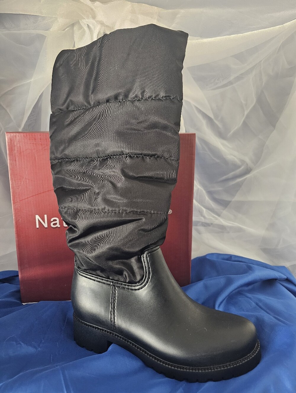 Elegant Black Quilted Heeled Boots - Picture 4 of 7